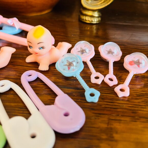 28 VTG cupcake/cake toppers - Picture 5 of 15